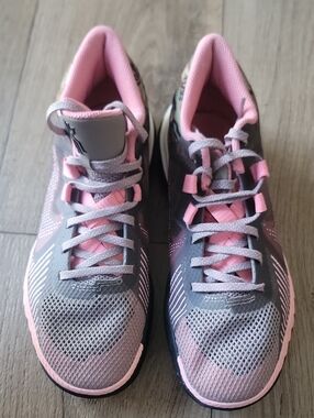 Nike Women’s Athletic Shoes - Pink & Gray